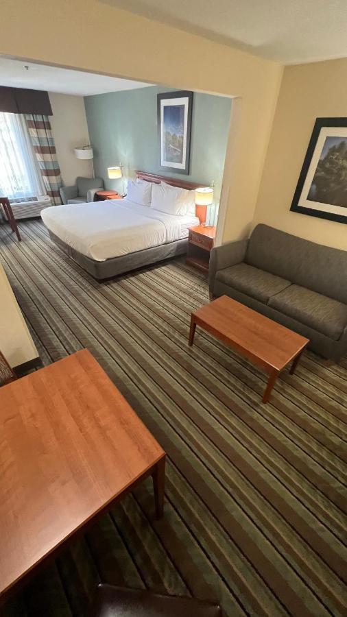 Holiday Inn Express & Suites Salamanca, An Ihg Hotel エクステリア 写真